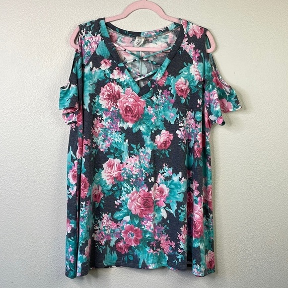 Sew in love floral cold shoulder and crisscross v neck tshirt size 2x - Picture 1 of 5